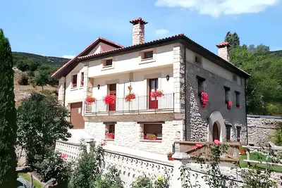 Image de Homerez - Maison spacieuse avec vue montagnes