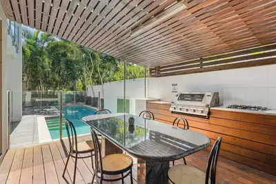 Image de 4 Ensuites|Patio Pool Bbq Billiards Media Room