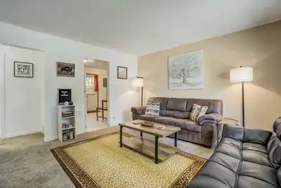 Image de Alder Nest! Cozy Retreat w/ Fire Pit & Workspace