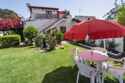 Image de Homerez - Appart. Capitana, vues mer et jardin.