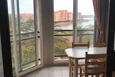 Image de Ideal pour un séjour en famille avec espace verdoyant  lac, piscine  et mer