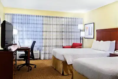 Image de Relax by the Pool | 3 Budget-Friendly Units Near Rienzi Mansion and Gardens