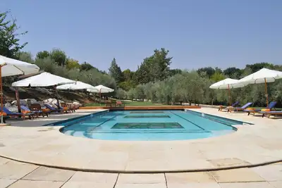 Image de Homerez - Villa spacieuse à San Michele avec jacuzzi et piscine partagée