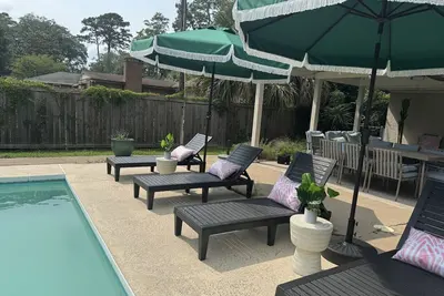 Image de Splish Splash Savannah|Sleeps 14|Pool|Luxury