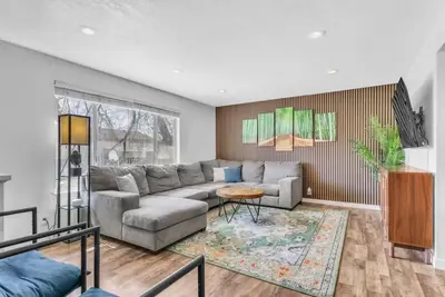 Image de Hot Tub & Pickleball | Sleeps 15 | Near Skiing