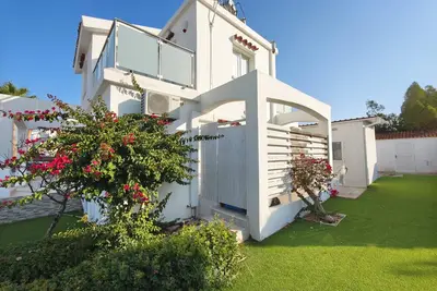 Image de Stunning 4-Bedroom Villa