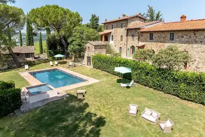 Image de Joli appartement dans une maison de vacances avec piscine, Wifi et Tv, près de Greve In Chianti