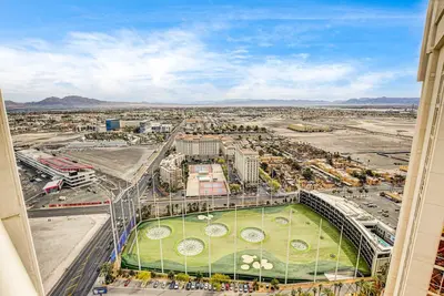 Image de Vegas Getaway 1br Mgm Suite + Balcony & Pool & Topgolf
