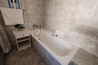 Image de Charming 1-bedroom cottage with WiFi and Ac in enchanting Makhanda