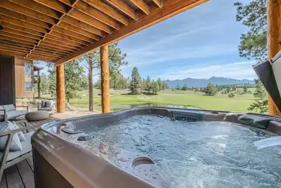 Image de Home on the 10th Hole – Incredible Views & Hot Tub