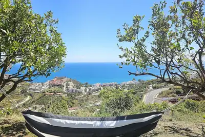 Beautiful panoramic view of the sea! Quiet, spacious, 7min from the beach!