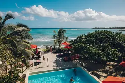 Image de Beachside Bliss: Modern 3Story Villa w/Deck &Grill