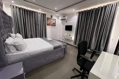 Image de Your comfort is my priority, and I’m always available to assist.