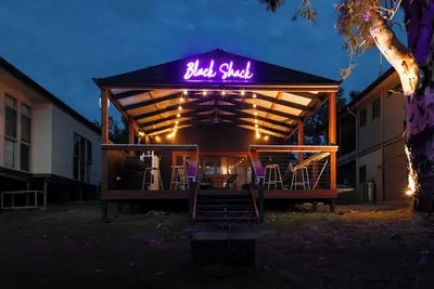 Image de Black Shack - 13 Paisley Island