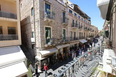 Image de Condominium-Appartement-Salle de bain privée-Vue ville-Taurus Apartment Taormina