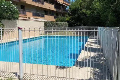 Image de T3 avec piscine proche gare - au cœur de Fréjus