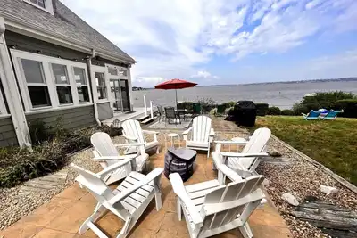 Image de Waterfront 5br Home in Bristol, Ri, Sleeps up to 12 with stunning views