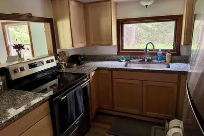 Image de Charming cabin, Lake access, Serene setting! Backyard bubbling brook! Pets welcome