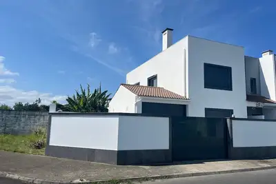 Image de Magnifique maison moderne et spacieuse sur l'île verdoyante de São Miguel
