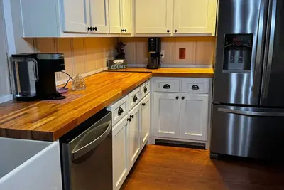 Image de Quiet Winter Retreat w Lake Views, Relax in Nature  Kayak, Boating, Bonfire. . .