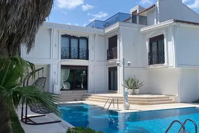 Image de Cloud Nine by Alara | Luxury Private Pool & Garden Villa