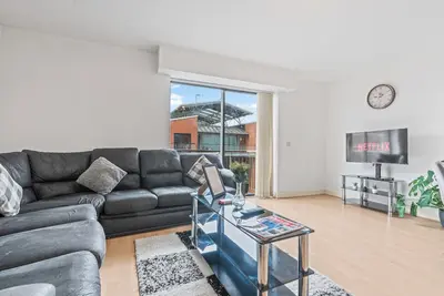 Image de Cosy Ensuite by Canal | Steps to City Hotspots