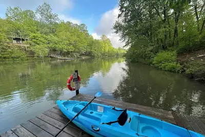 Image de Lake Lahusage Private Dock, Kayaks, Lake Mat: Getaway in Shasta Camper