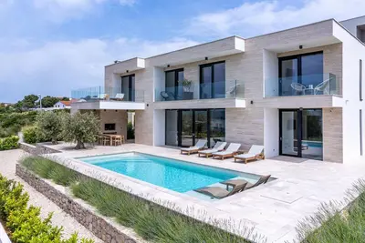 Belle maison à Sveti Filip i Jakov