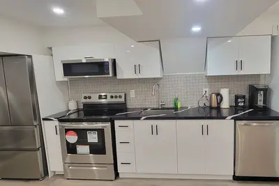 Image de Lake Walk House a 3 Bed 2 Bath Basement Apartment in the Golden Horseshoe