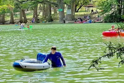 Image de Sanctuary on the Frio River Frontage 5 bedrooms, 3. 5 baths, Hot Tub, & Fireplaces