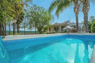 Image de Maison de vacances 'Il Villino di Cetty' avec piscine privée, Wi-Fi et climatisation