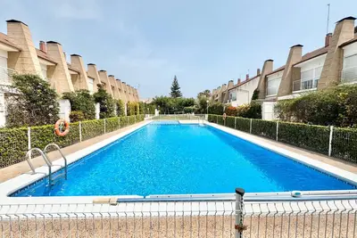 Image de Maison de Vacances 'Lopimar Playa' avec Vue sur la Montagne, Wi-Fi et Climatisation