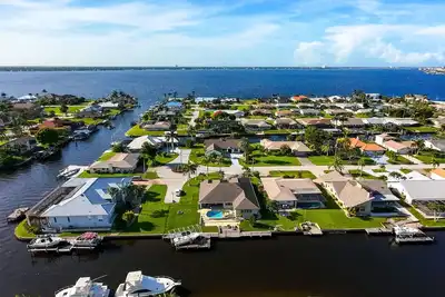 Image de Villa Linda - Gorgeous Direct Sailboat Access home with solar heated pool – Swfl Rentals