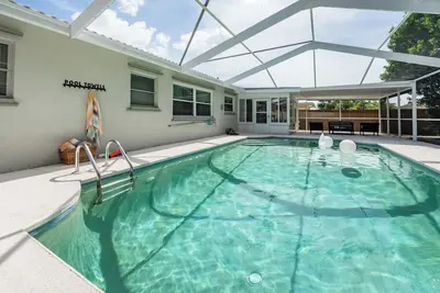 Image de Peacock Pool House & Hot Tub Clearwater I Beaches