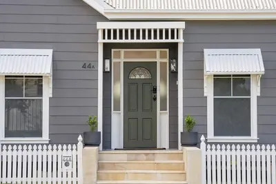 Image de Historic Former Sunday School w Hot Tub, Fireplace, Netflix, Ac & WiFi. New Reno