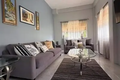 Modern 2br w/ Stunning Views
