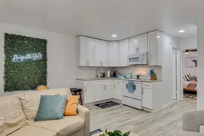 Image de Charming 1-bedroom near Medical and Golf! Ground Unit A!