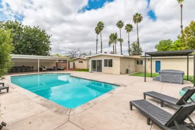 Image de San Diego Lake home 4 Bd/Bath with heated pool, hot tub and golf!