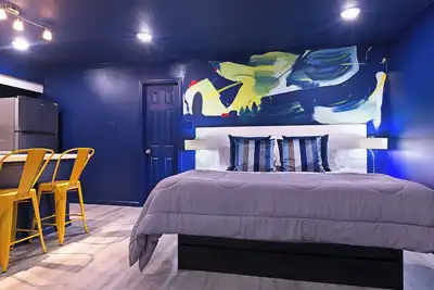 Image de Your Montrose Studios! Sleeps 26/13br/13ba/13pa