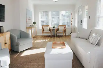 Image de Seaside Cottage - Sleeps 6 - Minutes from beach