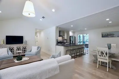 Image de Hotty Toddy House - Walk to Square!