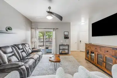 Image de The Coyote Den: King Suite, 2 sparkling pools, ground floor