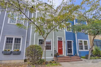 Image de Enchanting Alx Escape, 2 bedroom townhome