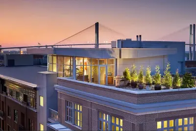 Image de Charming 2-bedroom resort Located at Studio Ellis Square Savannah Georgia