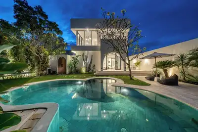 Image de DayDreamer Villa  – 4br Villa Walking Distance to the Beach