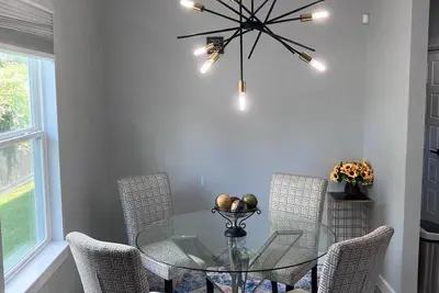 Image de A unique place with a style of its own, situated 16 mins from downtown & Iah