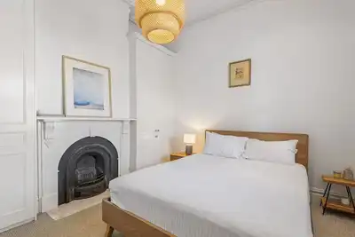 Image de Modern Charm Meets Inner Convenience