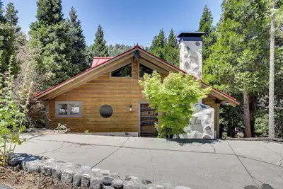 Image de Walk to Lake Gregory: Family Retreat w/ Patio!