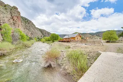 Image de Creekside Cabin w/ Deck & Views in Panguitch!