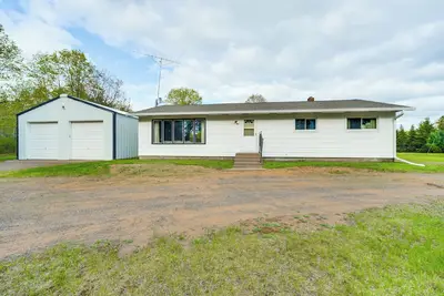 Fisher's Retreat: Home w/ Spacious Yard in Hayward